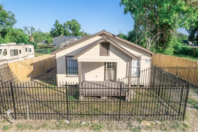 Building Photo - 1051 W Little York Rd