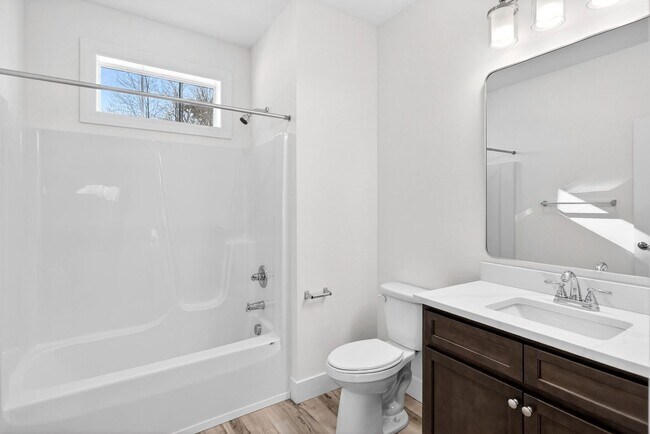 Building Photo - Hemlock Manor