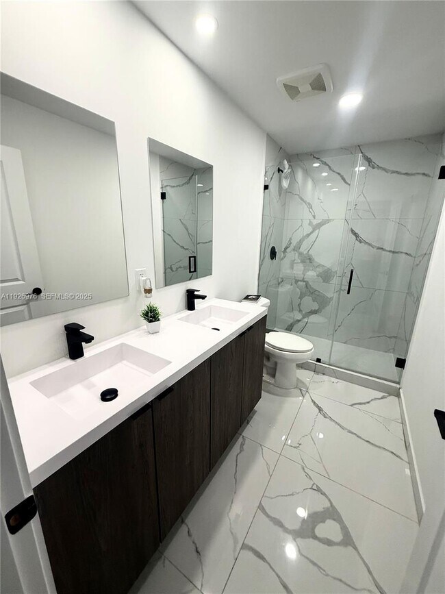 Building Photo - 1327 NW 2nd Ln