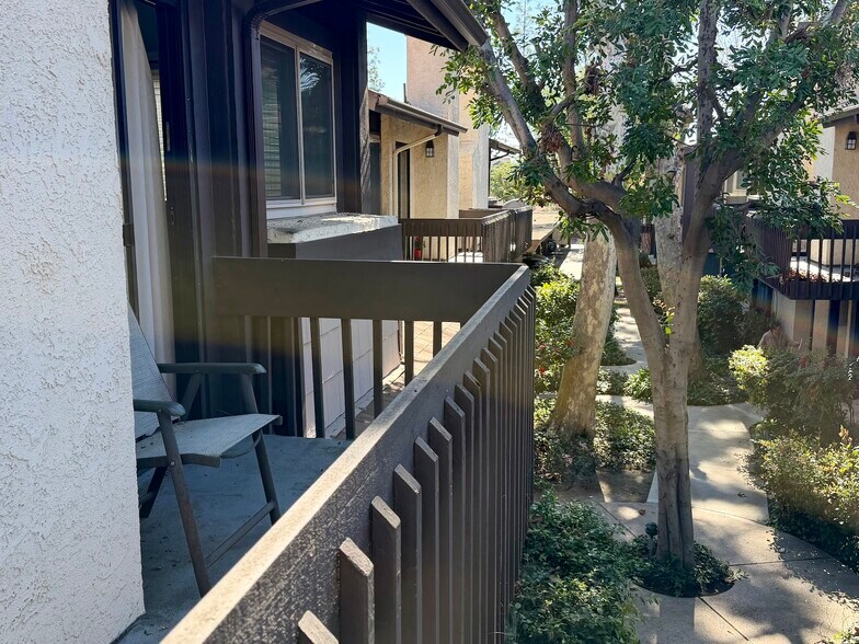 Building Photo - 6716 Clybourn Ave