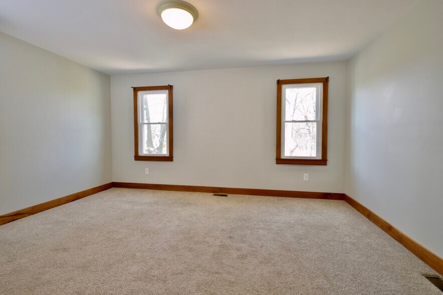 Building Photo - 39E Bellis Cir