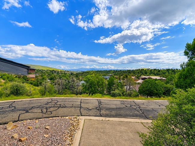 Building Photo - 4925 Summit Cir