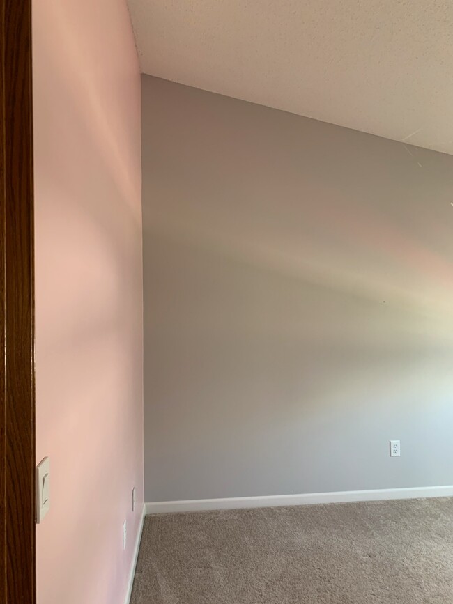 bedroom 1 of 2 with vaulted ceilings - 8722 Glasgow Ln