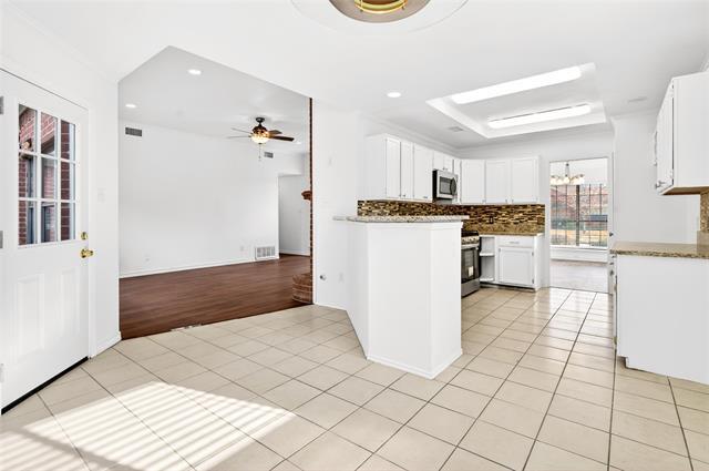 Building Photo - 1617 Briargrove Dr