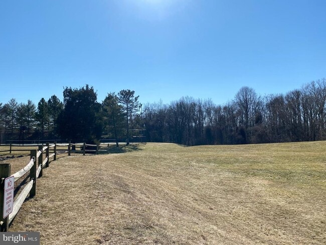 Building Photo - 5833 Orchard Hill Ct
