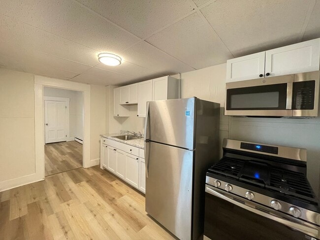 Building Photo - 53 Pennacook St