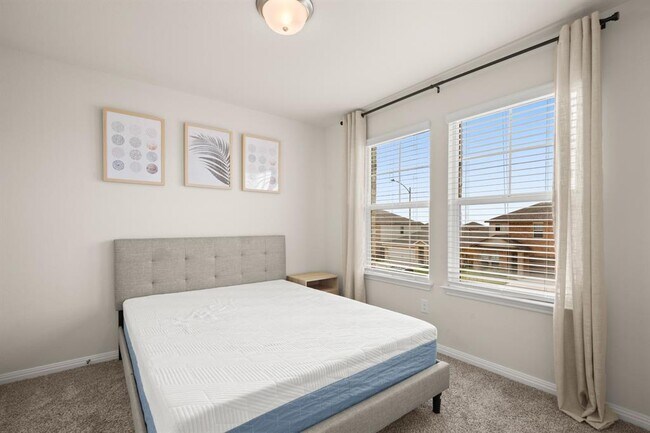 Building Photo - 14424 Heartland Dr