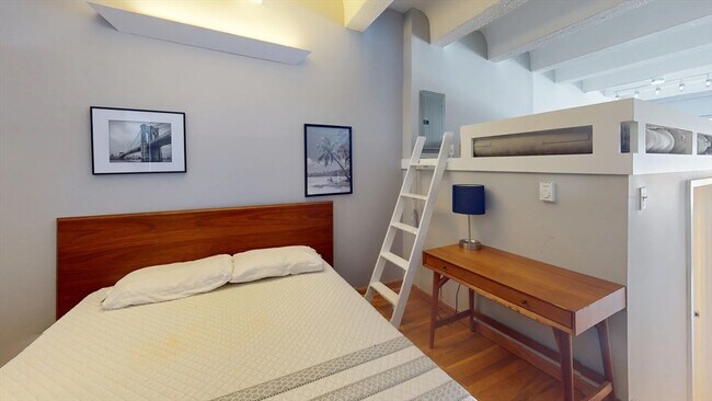 Building Photo - 12 Stoneholm St