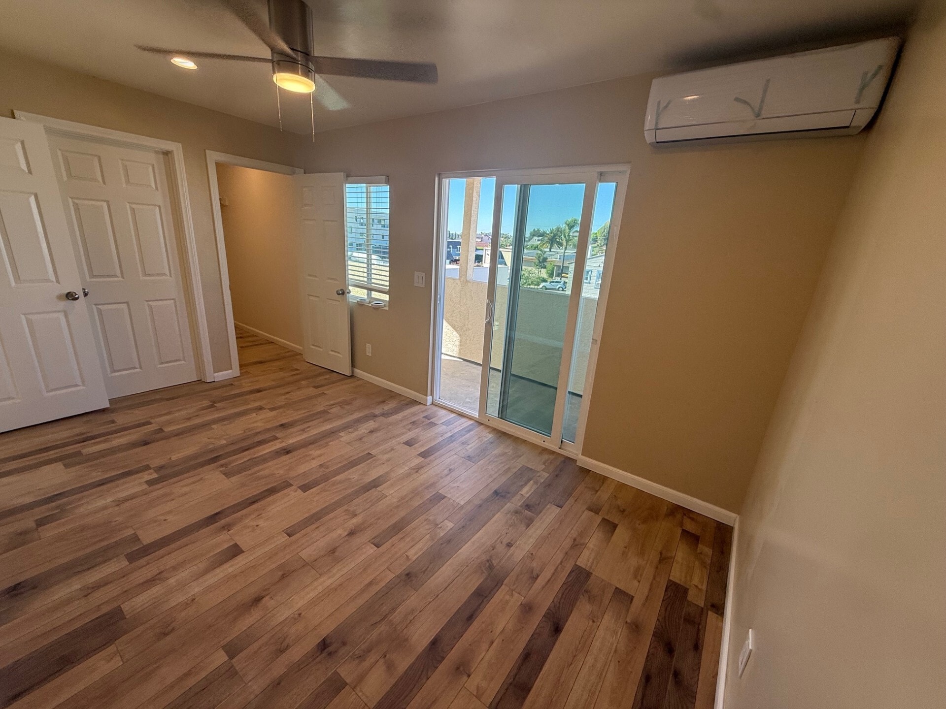 Building Photo - 4860 Palm Ave