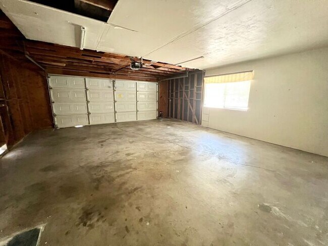 Building Photo - Welcome to your new home in the heart of Pacific Beach!