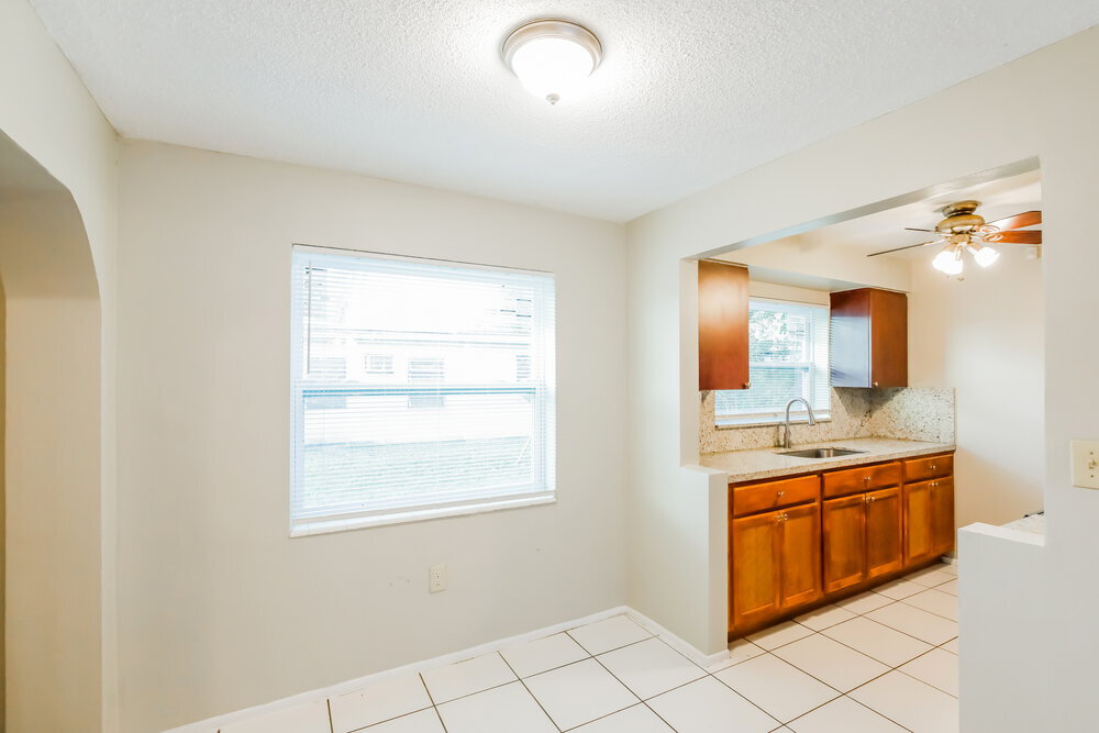 Building Photo - 6885 NW 27th Ct