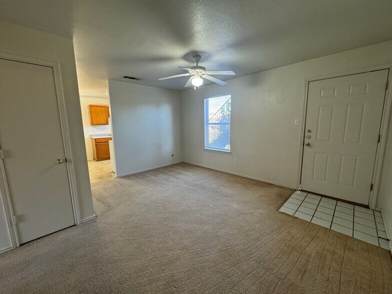 Building Photo - 1505 Benttree Dr