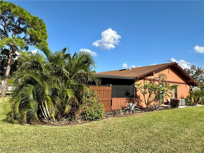 Building Photo - 15427 Crystal Lake Dr