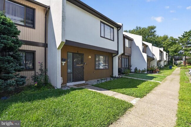 Building Photo - 1151 Dublin Pl