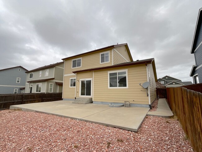 Building Photo - 4 Bedroom Home Available Near Black Forest...