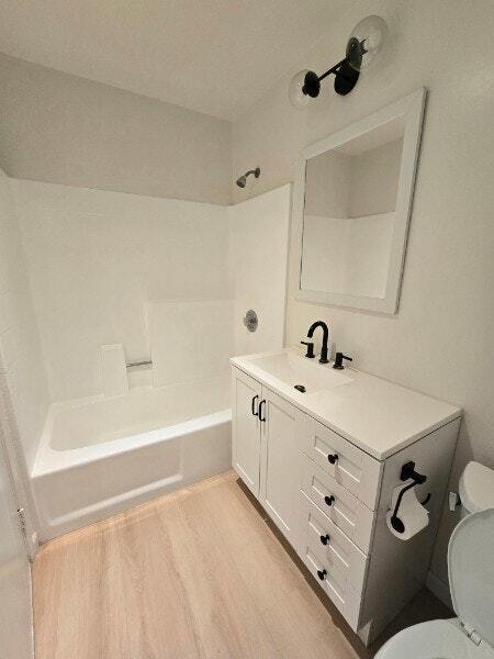 Building Photo - 3062 W. Fourth Street, Unit 308