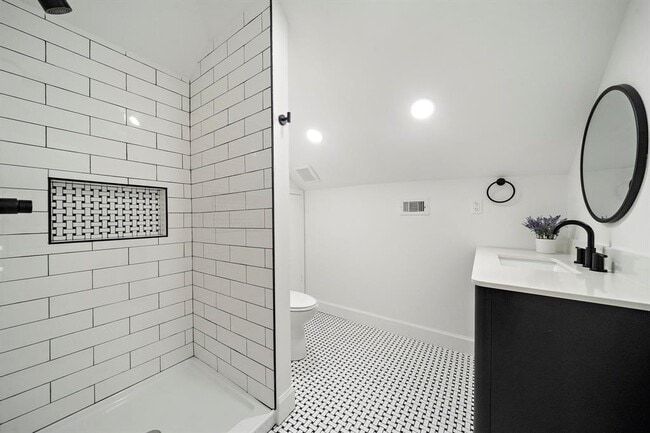 Building Photo - 2811 Barbee St