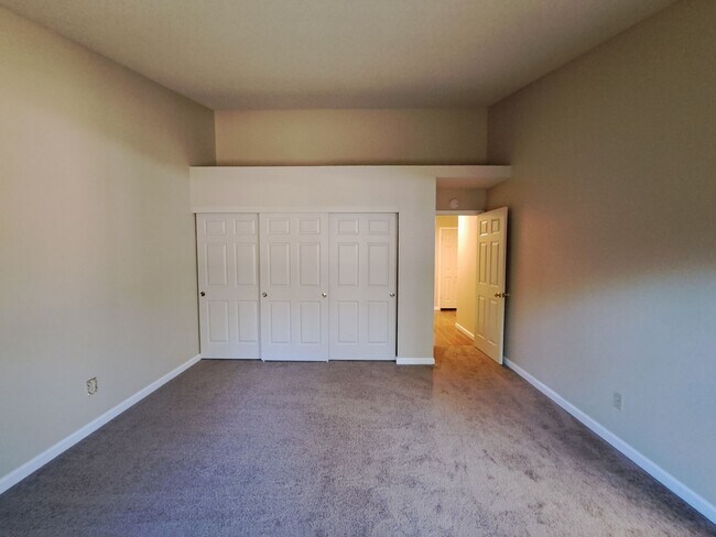 Building Photo - 143 Buttercup Cir