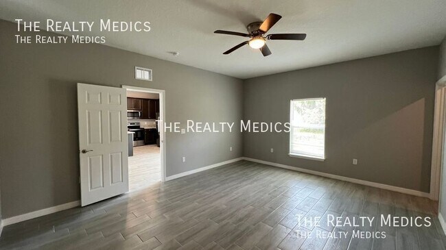 Building Photo - 850 Peyton Ave