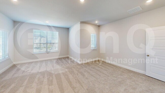 Building Photo - 7111 Daytona Mews