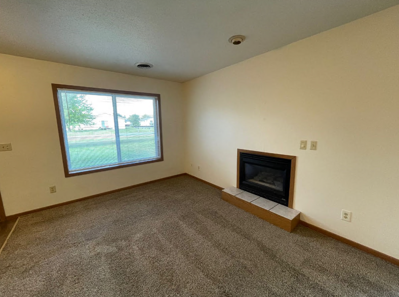 Building Photo - 13287 39th Ave N