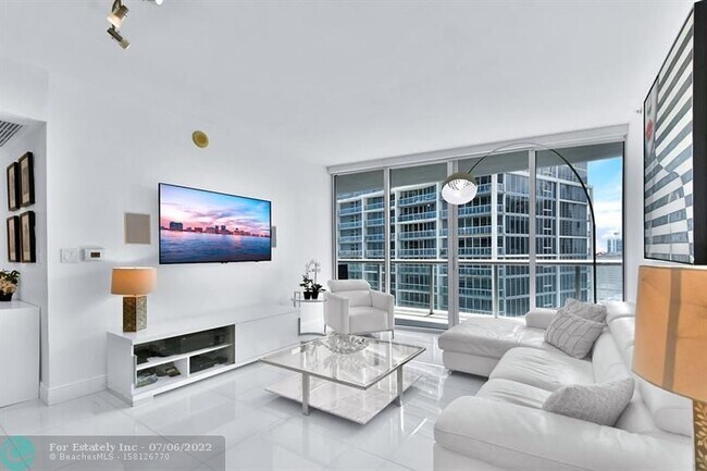Building Photo - 475 Brickell Ave