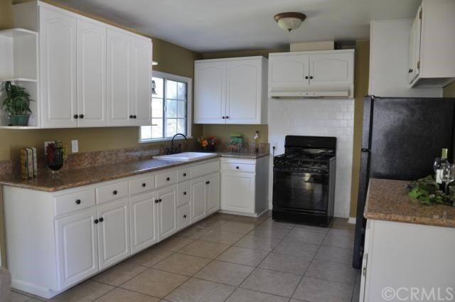 kitchen - 4740 Sawtelle Blvd