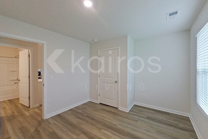 Building Photo - 107 Overstreet Way