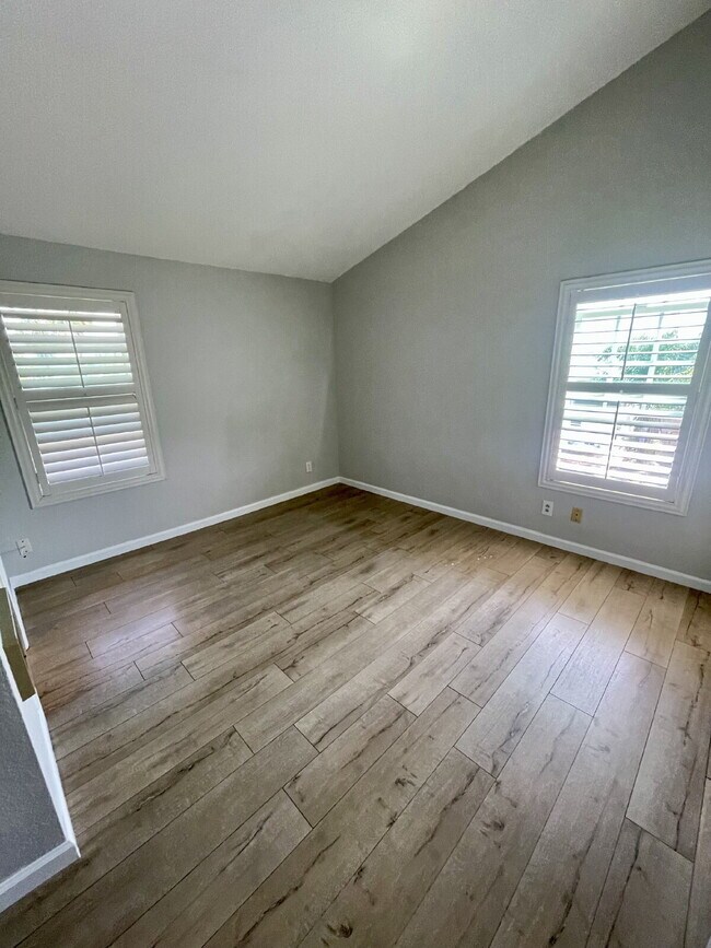 Building Photo - $2,990 - 2 Bed / 3 Bath Beautiful Condo in North Park