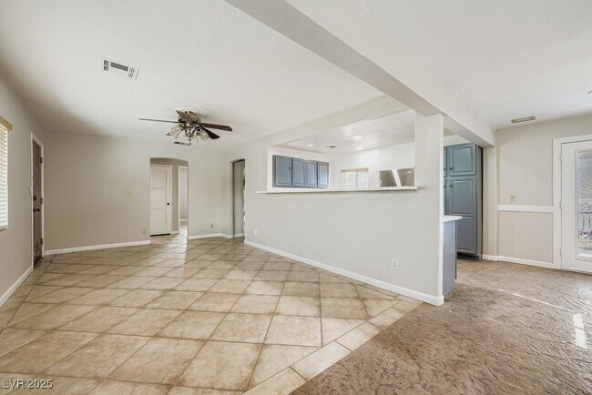 Building Photo - 571 Blackmore Dr