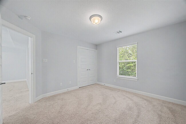 Building Photo - 911 W 35th St