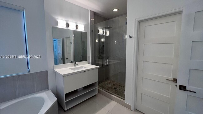 Building Photo - 3570 W 92nd Pl