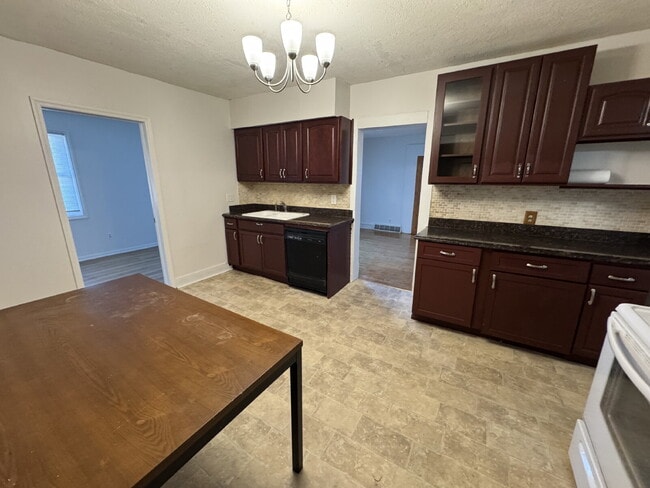 Building Photo - 2522 5th St NE