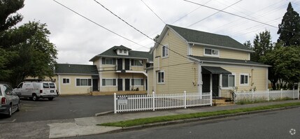 Building Photo - West Tabor Apartments