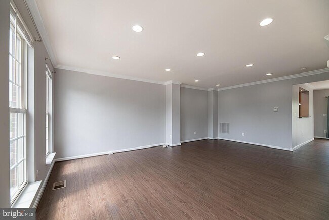 Building Photo - 24635 Kings Canyon Square