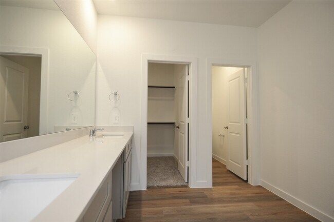 Building Photo - 4116 Sterling Spgs