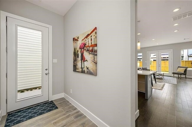 Building Photo - 105 W Whitney St