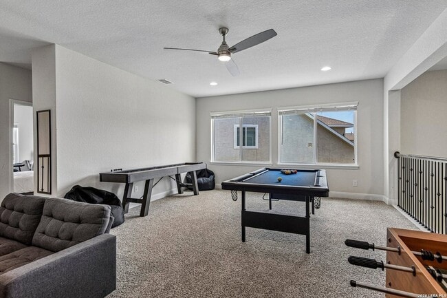 Building Photo - 1136 Aidenbaum