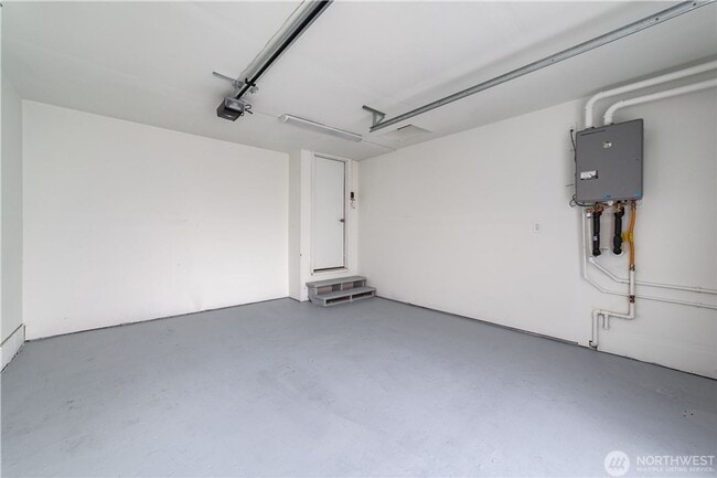 Building Photo - North Seattle - Pinehurst Updated 3 Bedroom 2 Bath Rambler