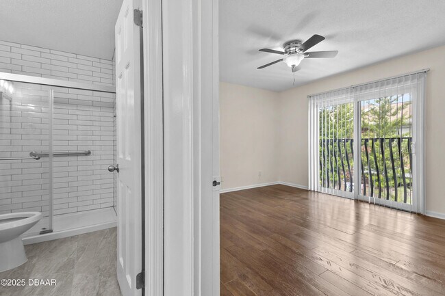 Building Photo - 2200 S Palmetto Ave