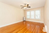 Building Photo - 2 bedroom in Chicago IL 60640