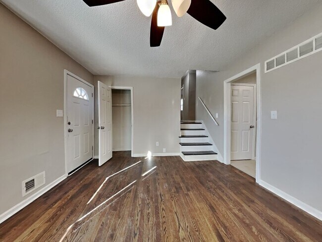 Building Photo - 8909 Stark Ave