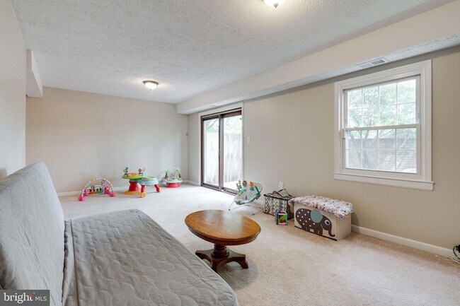Building Photo - 12707 Harborview Ct