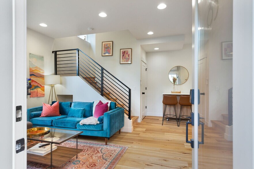 Building Photo - 71D W Dravus St