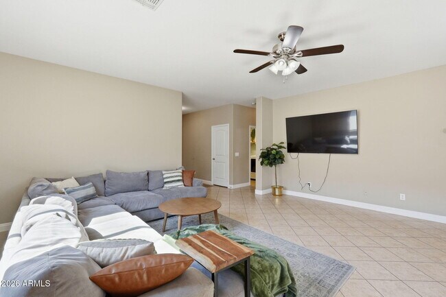 Building Photo - 1630 W Paisley Dr