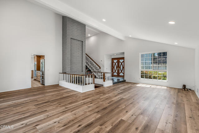 Building Photo - 327 Bethany St