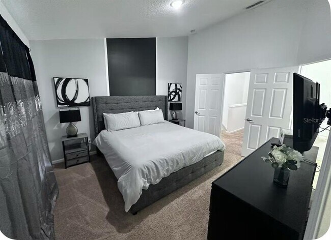 Building Photo - 2381 Silver Palm Dr