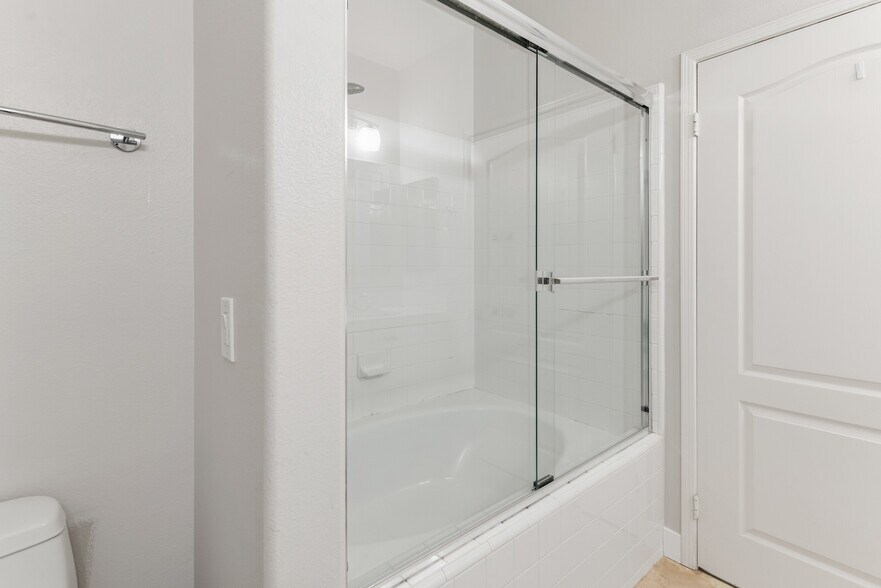 Building Photo - 14 Celano Ct