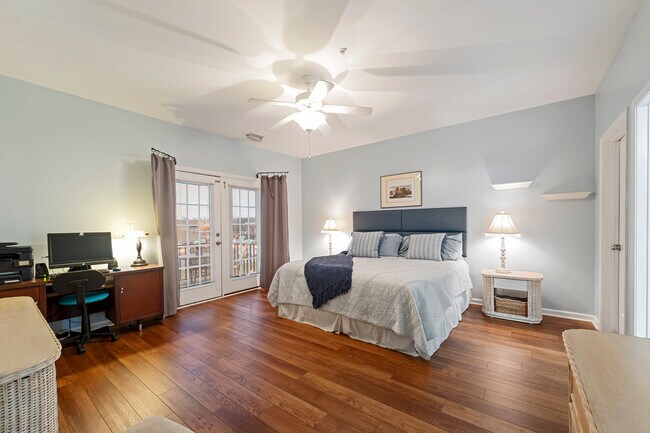 Building Photo - 5433 Village Dr NW