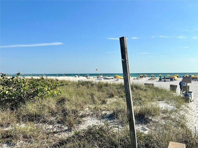 Building Photo - 535 68th Ave